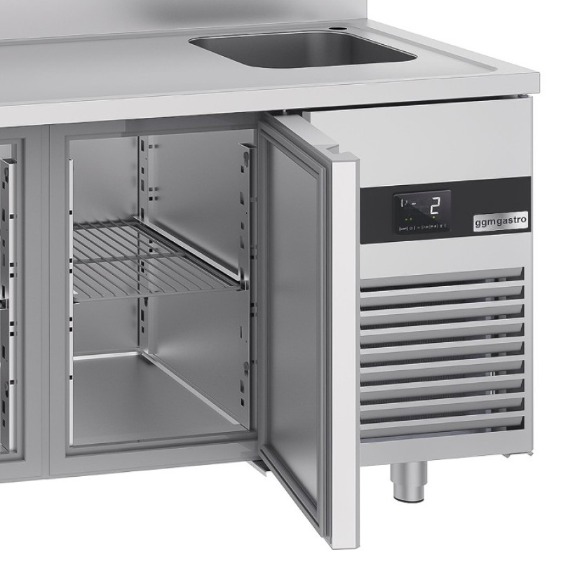 Холодильний стіл GGM Gastro KTF420BAR-EF