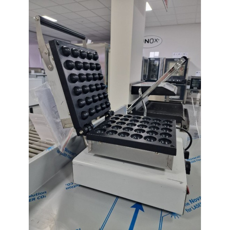 Вафельниця EWT INOX WB30N